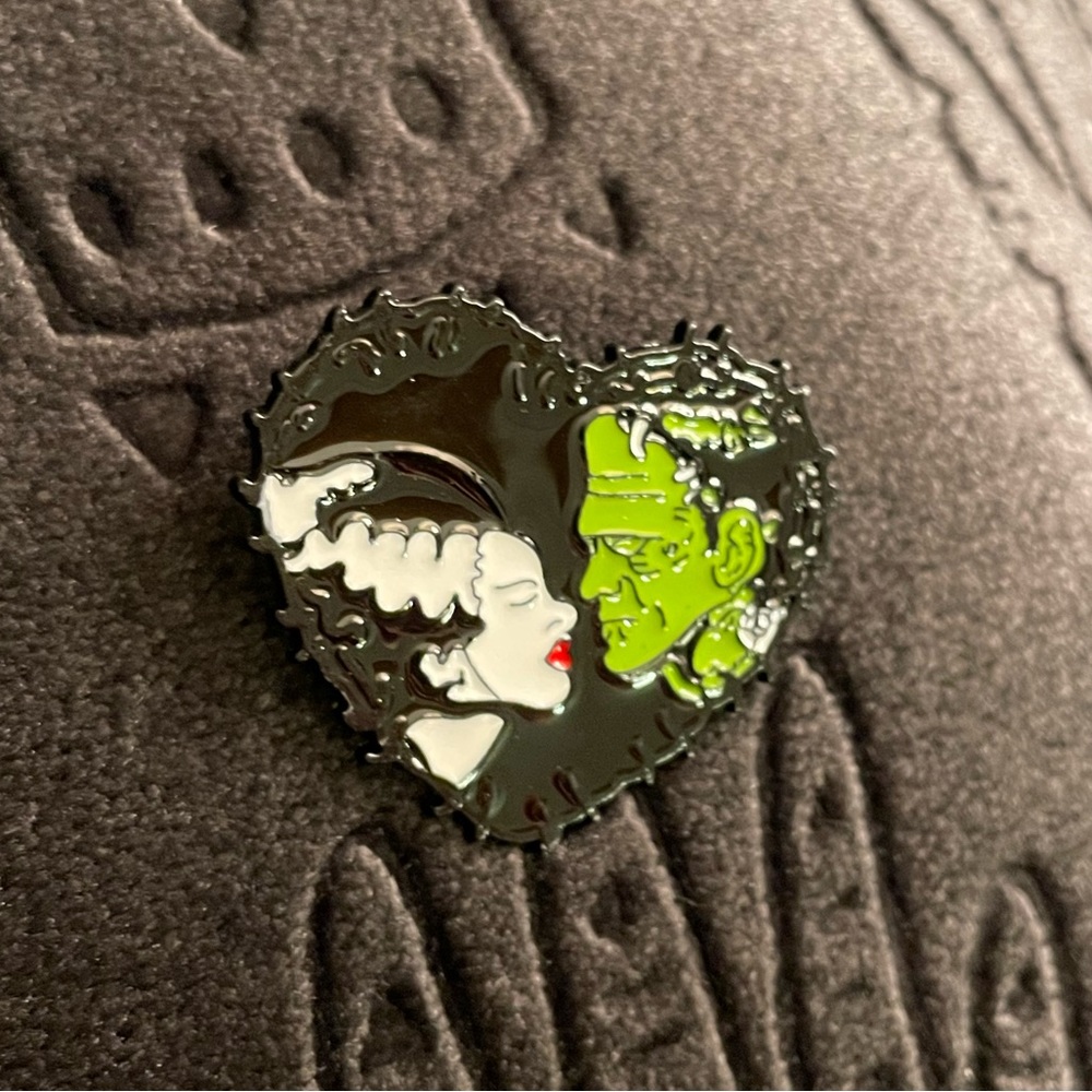 BRIDE OF FRANKENSTEIN | Enamel Pin (Brand New!) 💘 - Picture 4 of 14